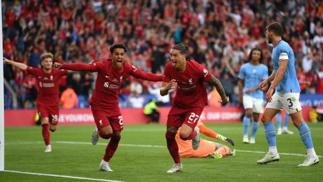 Darwin Núñez celebra su gol al Manchester City en la Community Shield