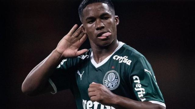 Endrick celebra un gol con el Palmeiras