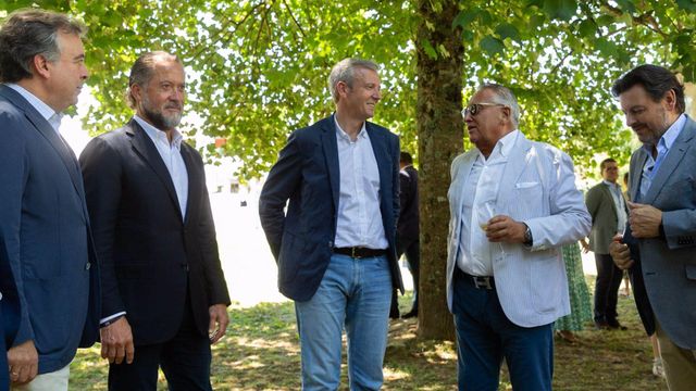 El titular del Gobierno gallego, Alfonso Rueda, asiste a la VI Romaría Abanca Internacional.