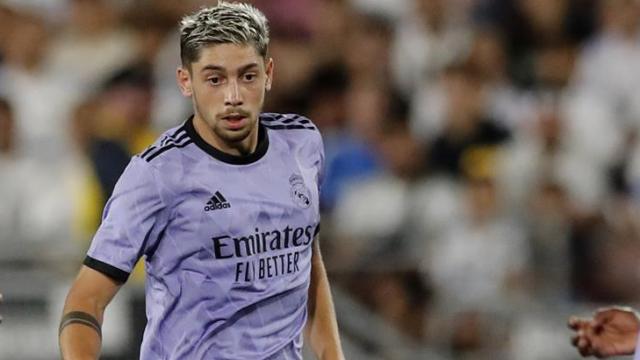 Fede Valverde, en un partido del Real Madrid con la camiseta morada de la temporada 2022/2023