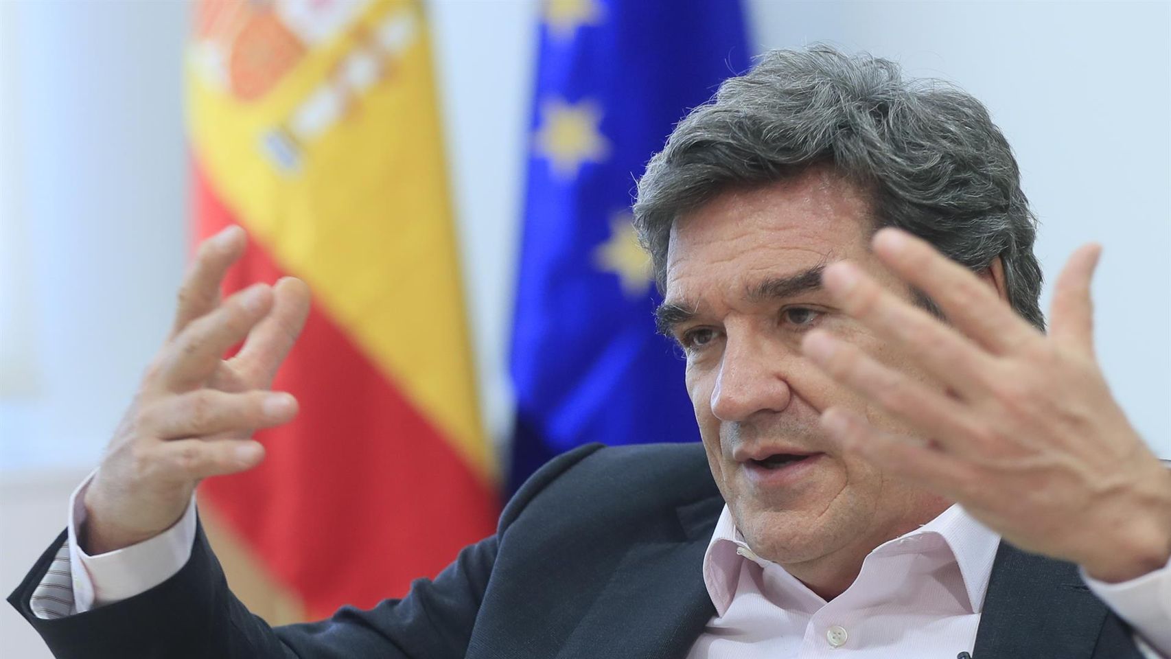 José Luis Escrivá, ministro de Inclusión, Seguridad Social y Migraciones, durante una entrevista con Efe.