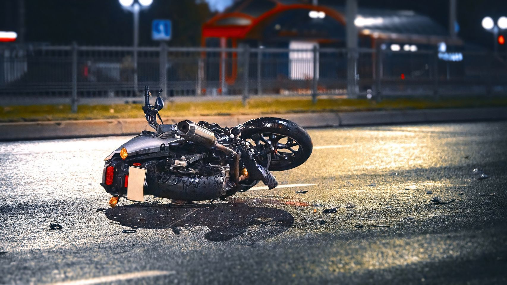 Imagen de archivo de una moto accidentada.