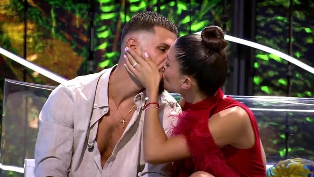 Alejandro Nieto y Tania Medina en el debate final de  ‘Supervivientes’