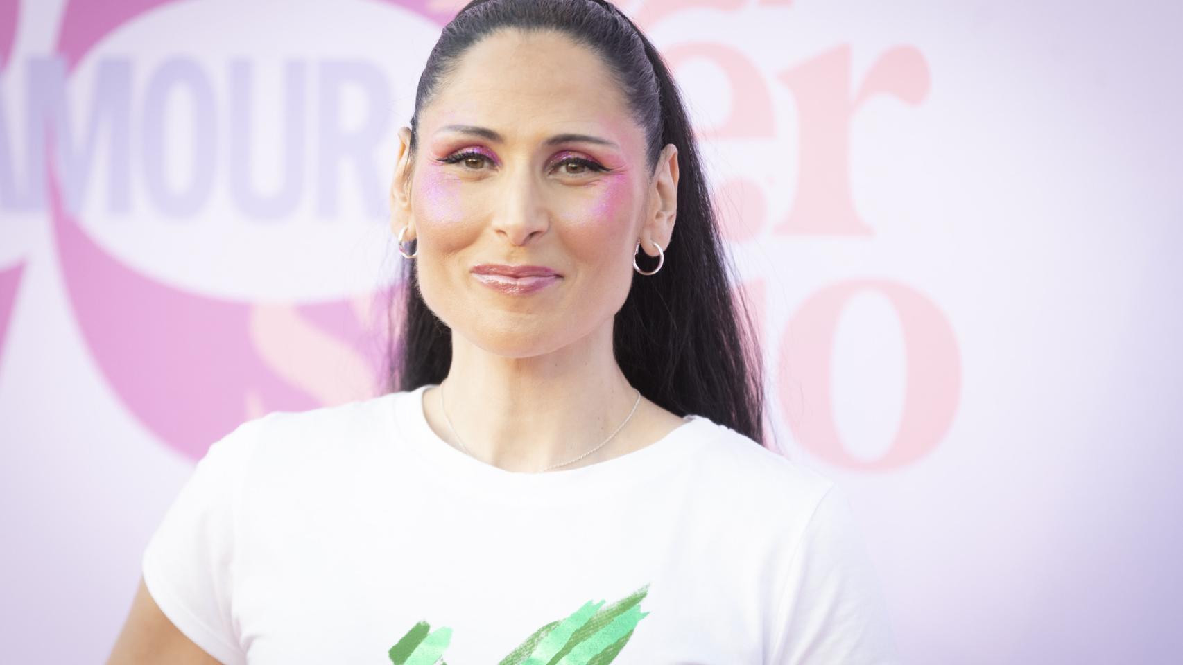 Imágenes del día: la romántica felicitación de Rosa López a su novio, el policía Iñaki García