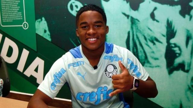 Endrick firma su primer contrato profesional con el Palmeiras