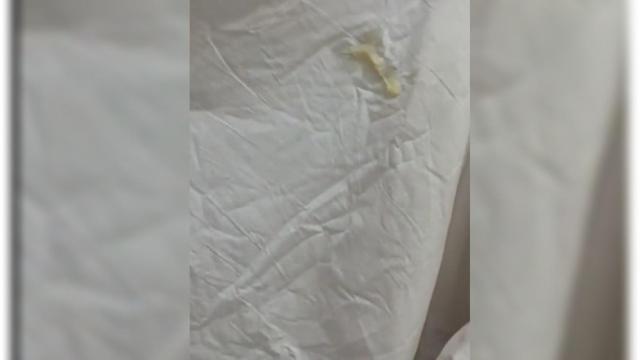 El estado de las sábanas que se encontraron en el piso de Benidorm.