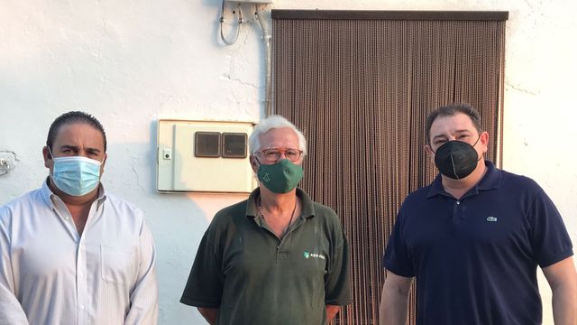 Fernández y Gil con alcalde de Illán de Vacas (archivo)