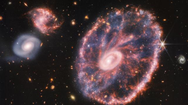 La potente mirada infrarroja del telescopio James Webb ha logrado una instantánea detallada de Rueda de Carro