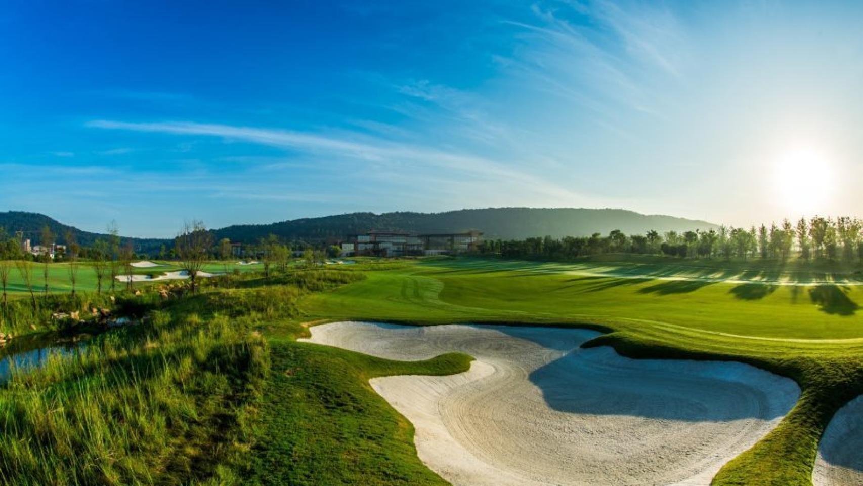 Imagen de un campo de golf.