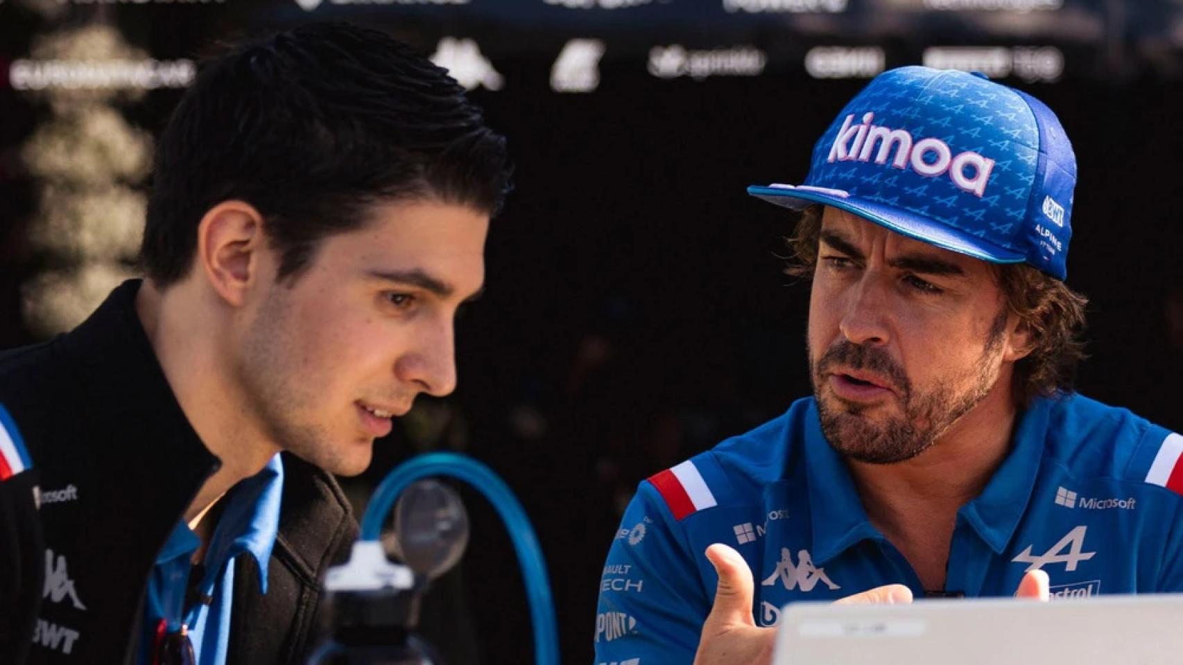 Esteban Ocon y Fernando Alonso durante un Gran Premio