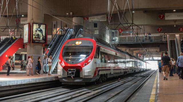 Tren de Renfe en foto de archivo.