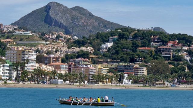 La doble cima del Monte de San Antón le vale para ser conocido como las tetas de Málaga.