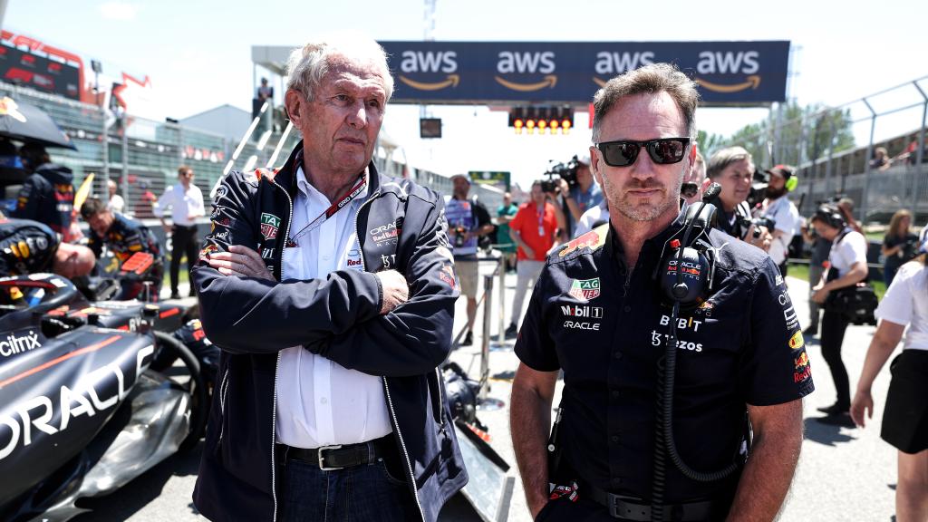 Helmut Marko y Christian Horner antes de una carrera