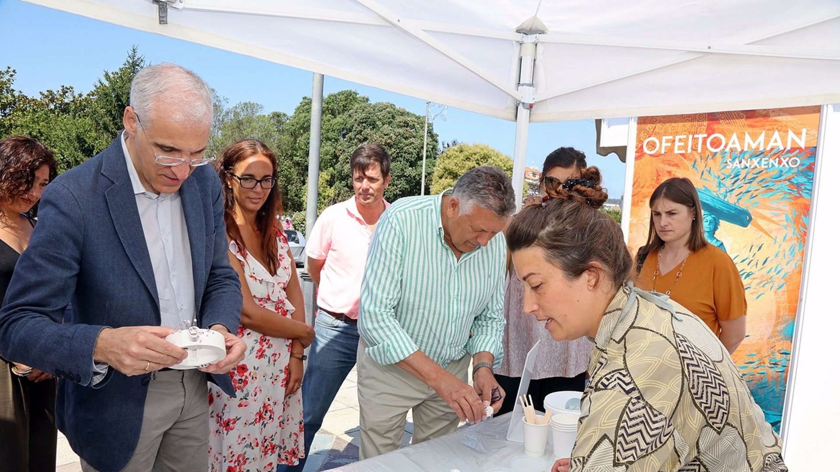 El vicepresidente primero de la Xunta, Francisco Conde, visita a feria ‘Ofeitoaman’