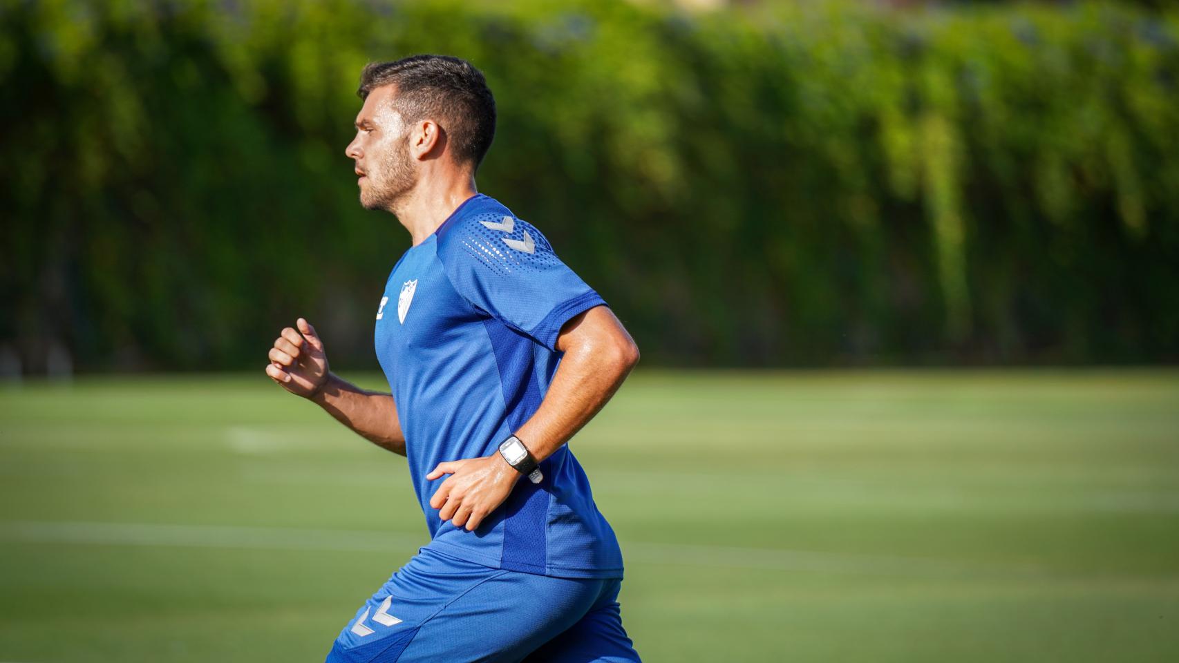 Álex Gallar durante un entrenamiento de pretemporada con el Málaga CF