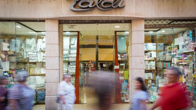 Fachada de Zaldi, uno de los negocios centenarios del Centro de Málaga.