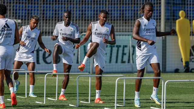 Rodrygo Goes, Ferland Mendy, David Alaba y Eduardo Camavinga durante un entrenamiento.