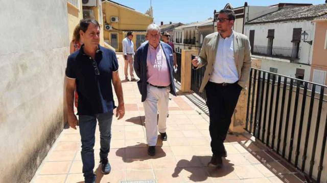 Imagen de archivo de la visita de miembros de la Diputación a pueblos de la Marina Alta.
