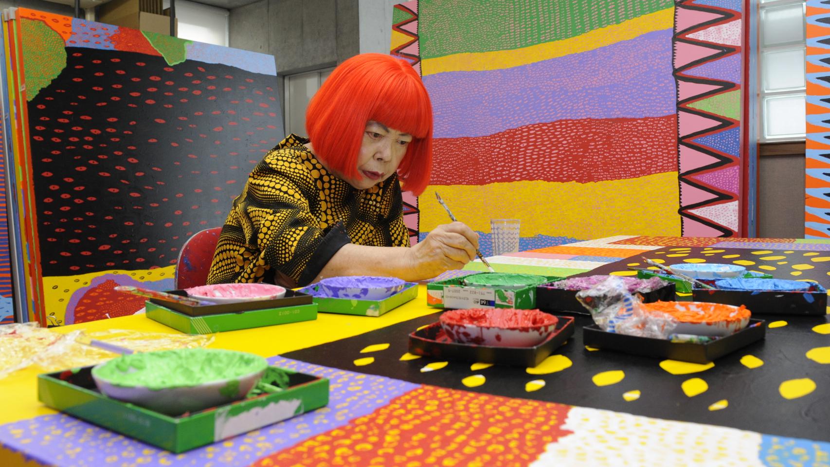 Yayoi Kusama en su estudio de Tokio en 2014