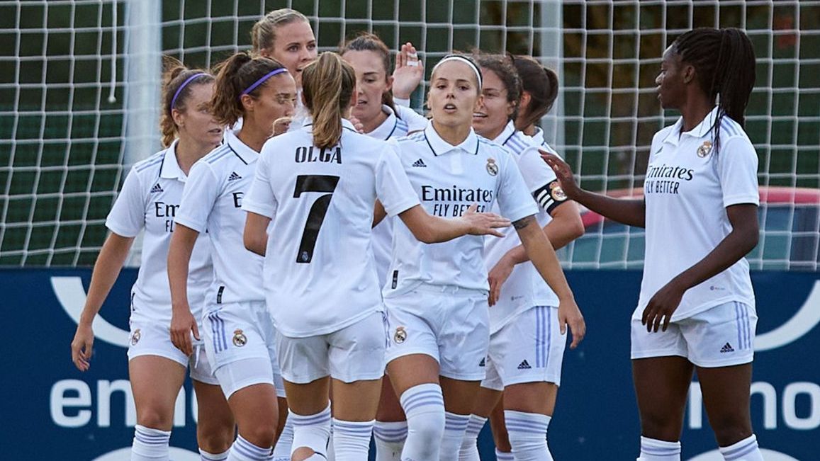 Piña de las jugadoras del Real Madrid Femenino