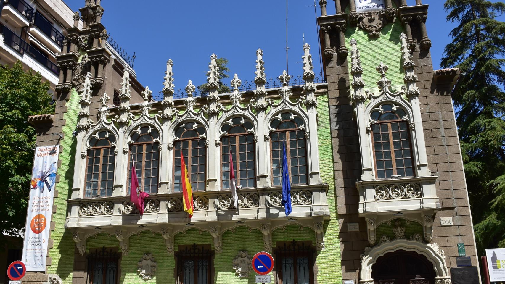 Fachada del Museo de la Cuchillería de Albacete.