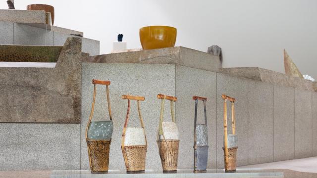 Muestra de artesanías de la Fundación Loewe.