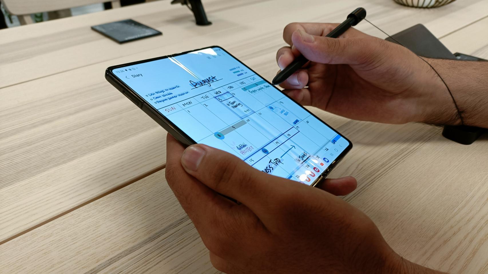 La pantalla plegable del Galaxy Z Fold 4 cuenta con algunas características especiales