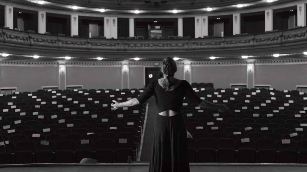 Fotograma de la película 'AMA-DAS'