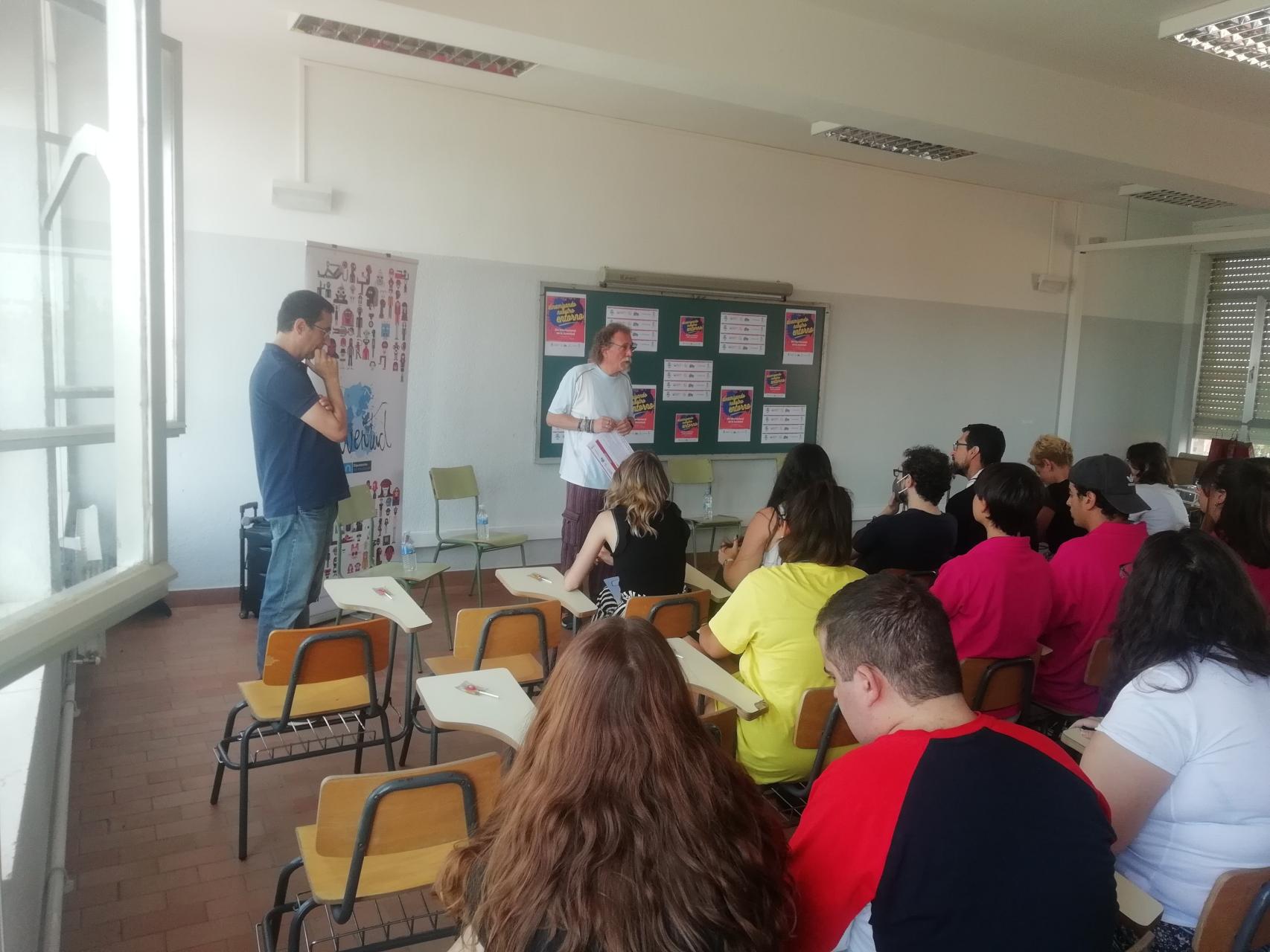 Una de las charlas por el Día Internacional de la Juventud en Herrera de Pisuerga.