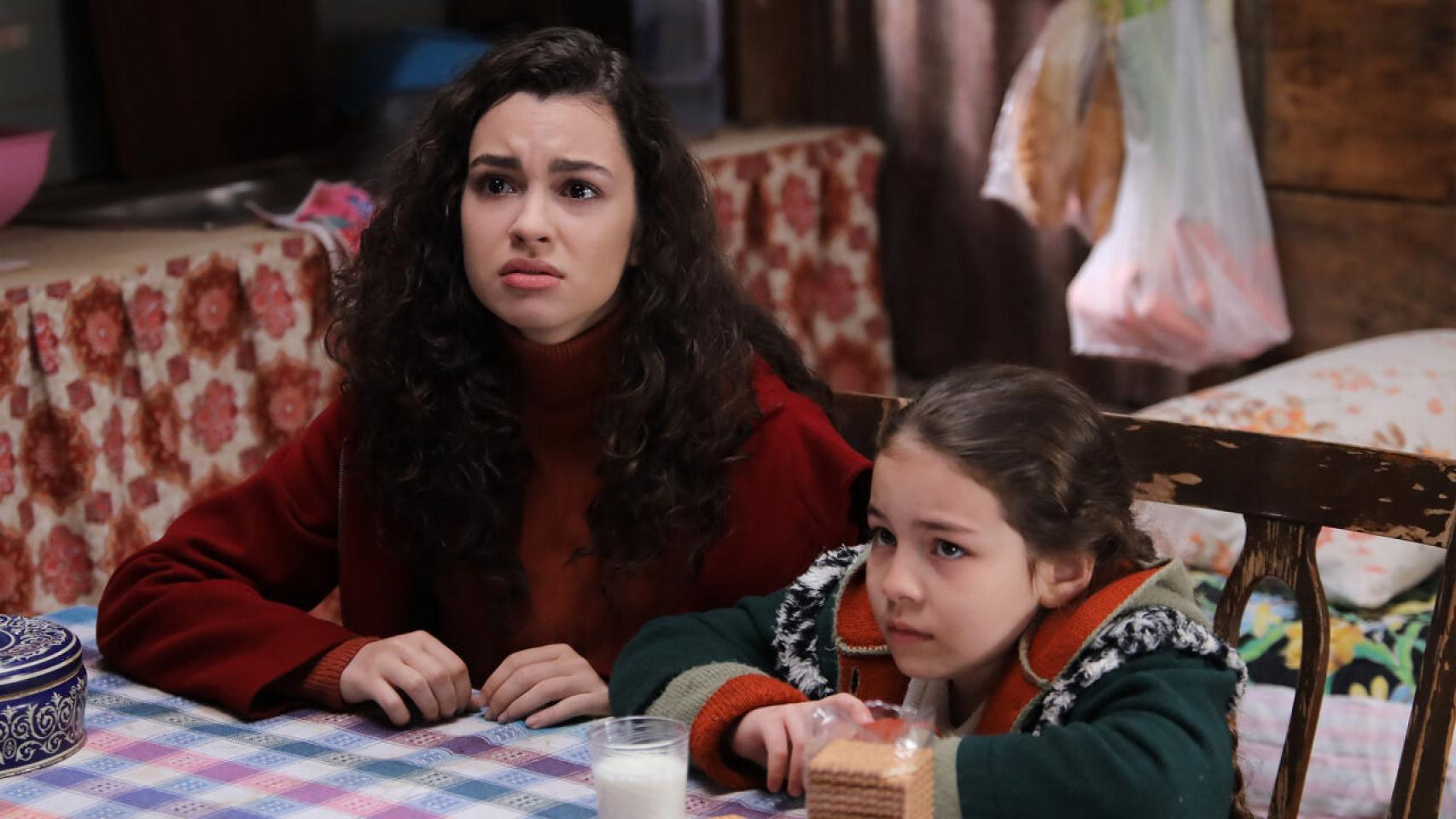 Fotograma de la serie 'Hermanos'