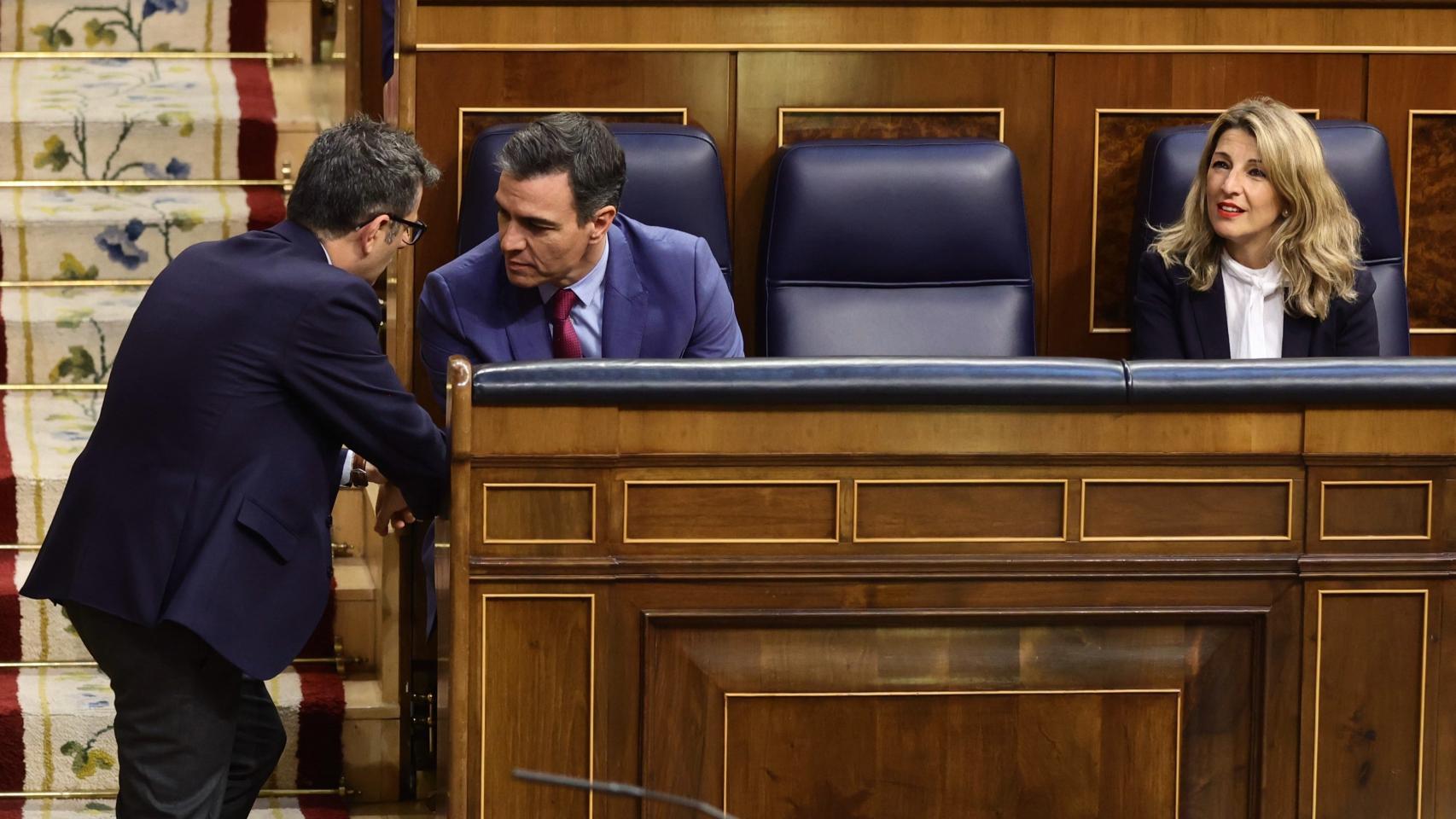 El ministro de Presidencia, Félix Bolaños, junto al presidente Pedro Sánchez.