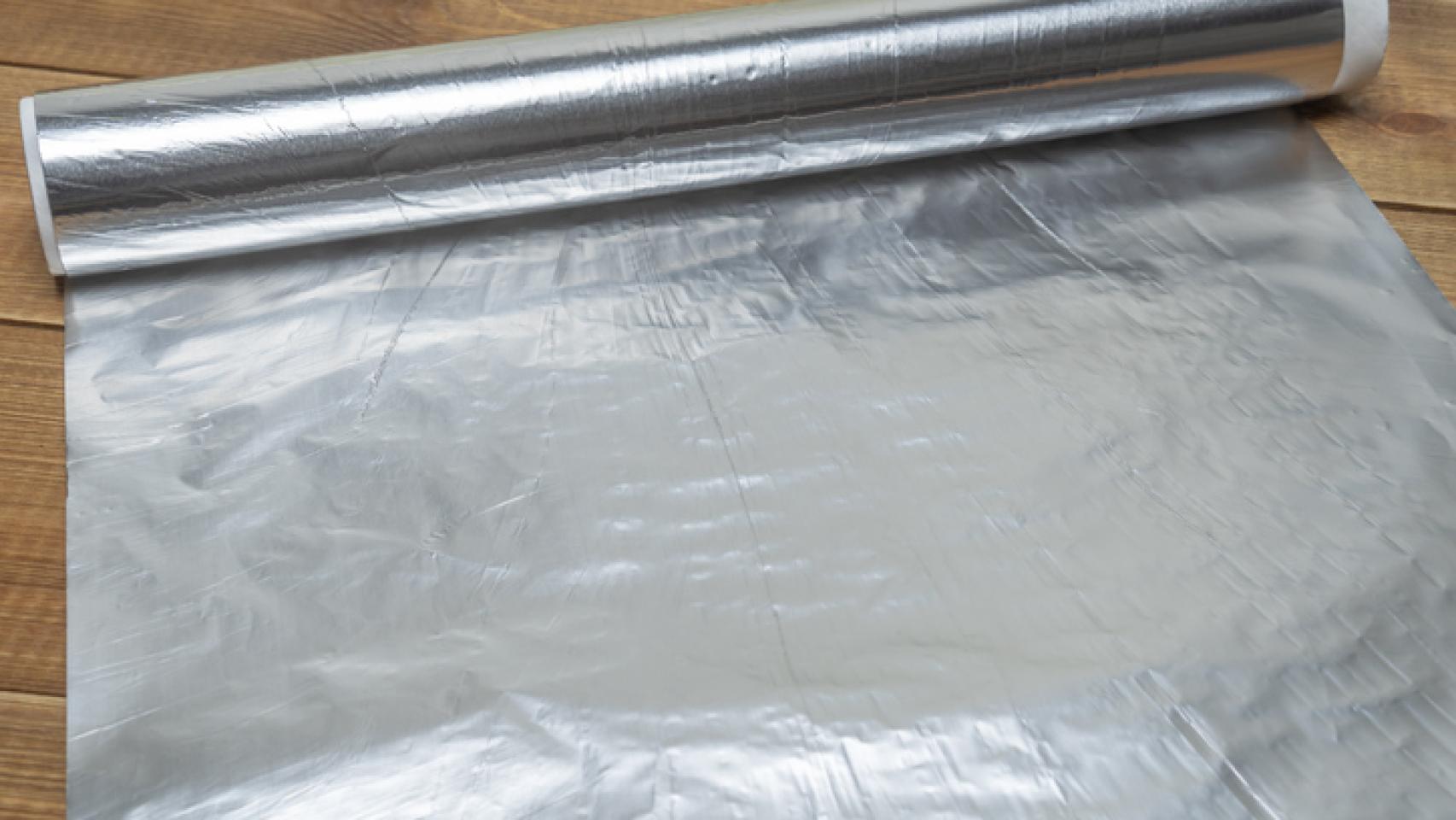 Papel de aluminio: la solución para acabar con el pelo encrespado.