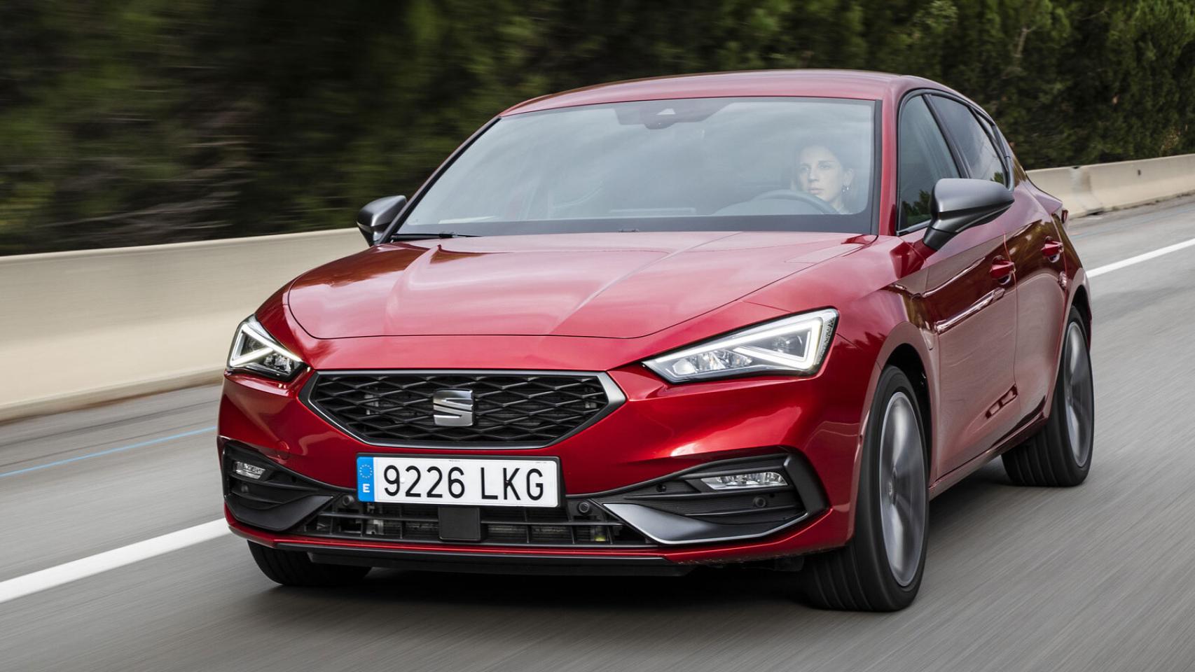 Seat León, Kia Sportage, Toyota Yaris: los 20 coches con más descuentos en agosto; hasta 7.700 € menos