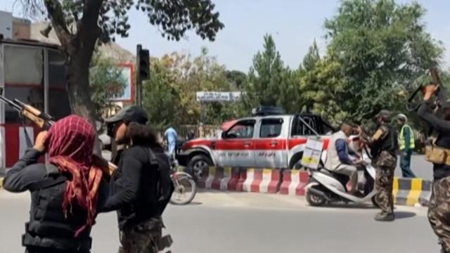 Los talibanes disparan contra una manifestación de mujeres afganas que reclamaban sus derechos