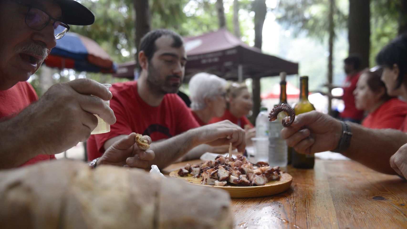 O Carballiño (Ourense) saborea su fiesta del pulpo, una tradición con 60 años de historia