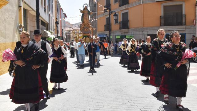 Día grande en Guijuelo con la ofrenda floral a la patrona