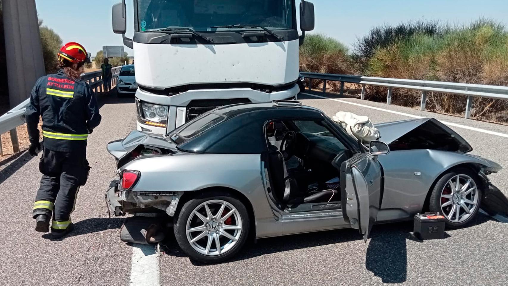 Estado en el que ha quedado el coche tras el accidente.