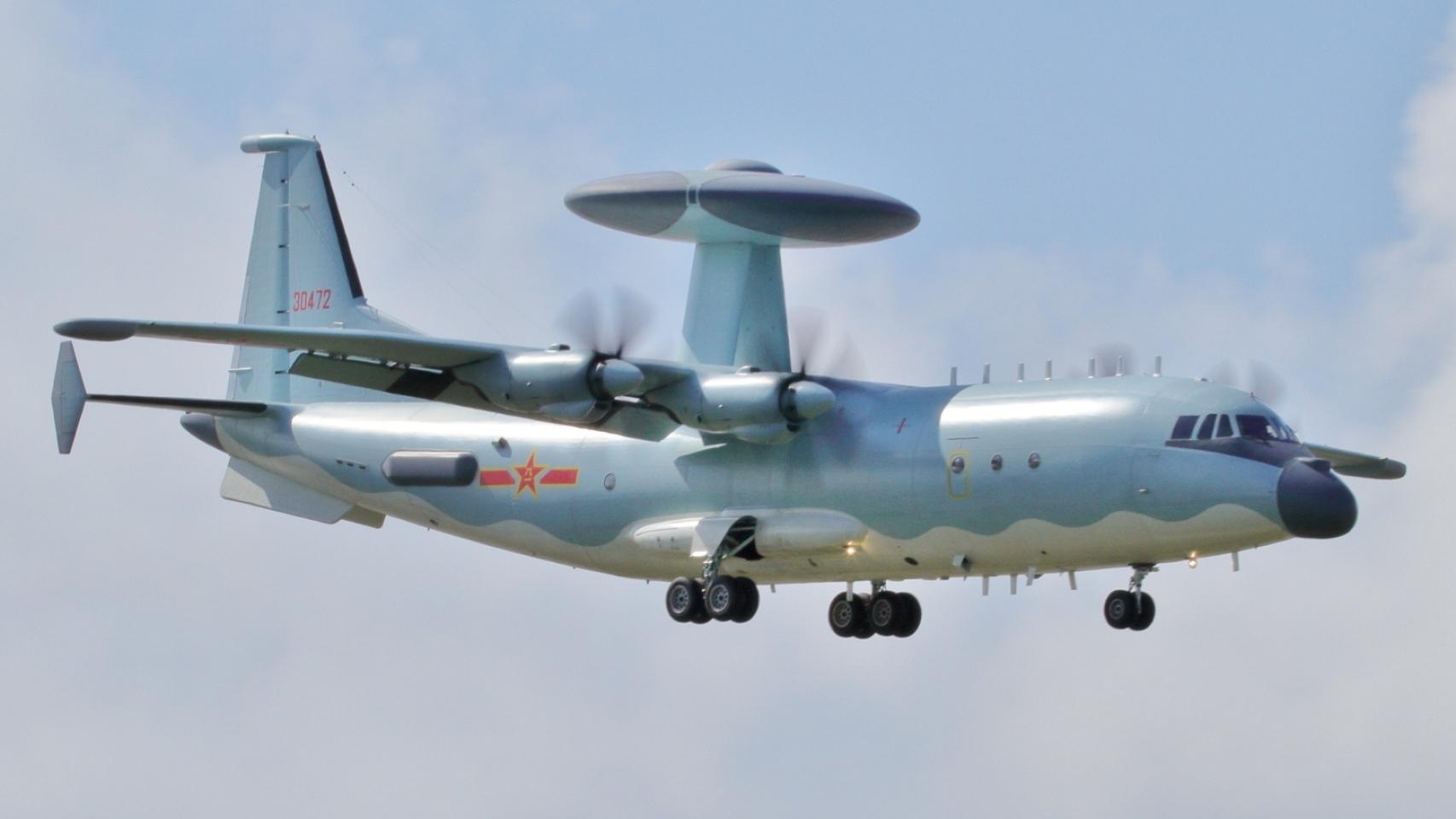 KJ-500 aterrizando