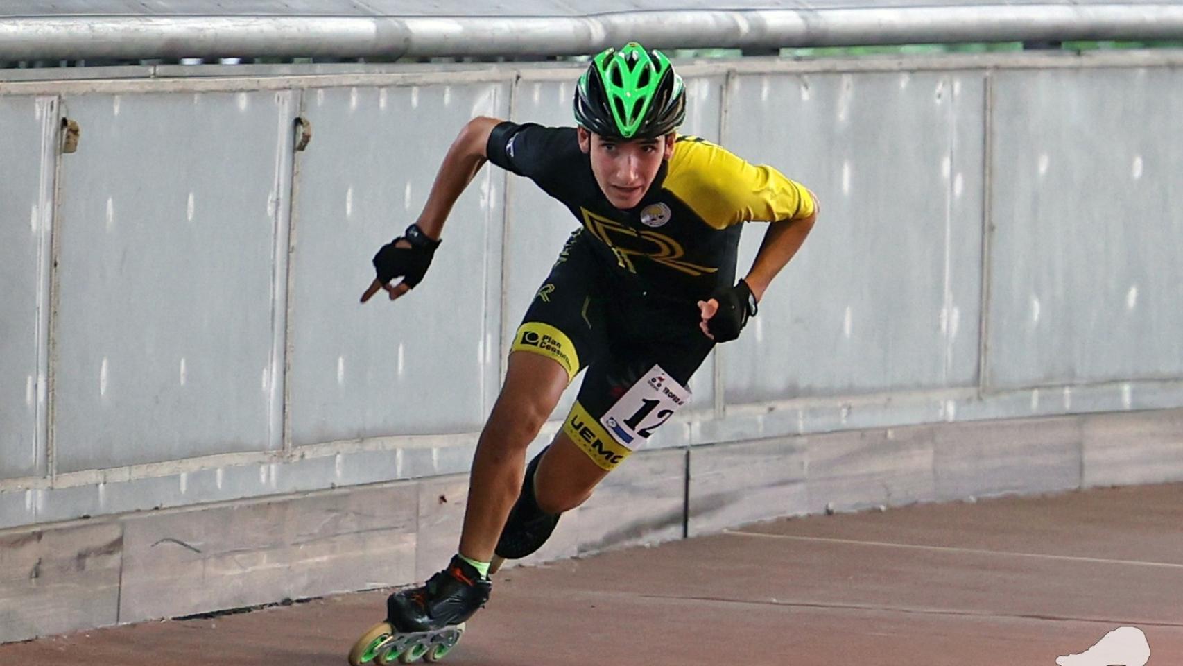 El patinador Adrián Alonso