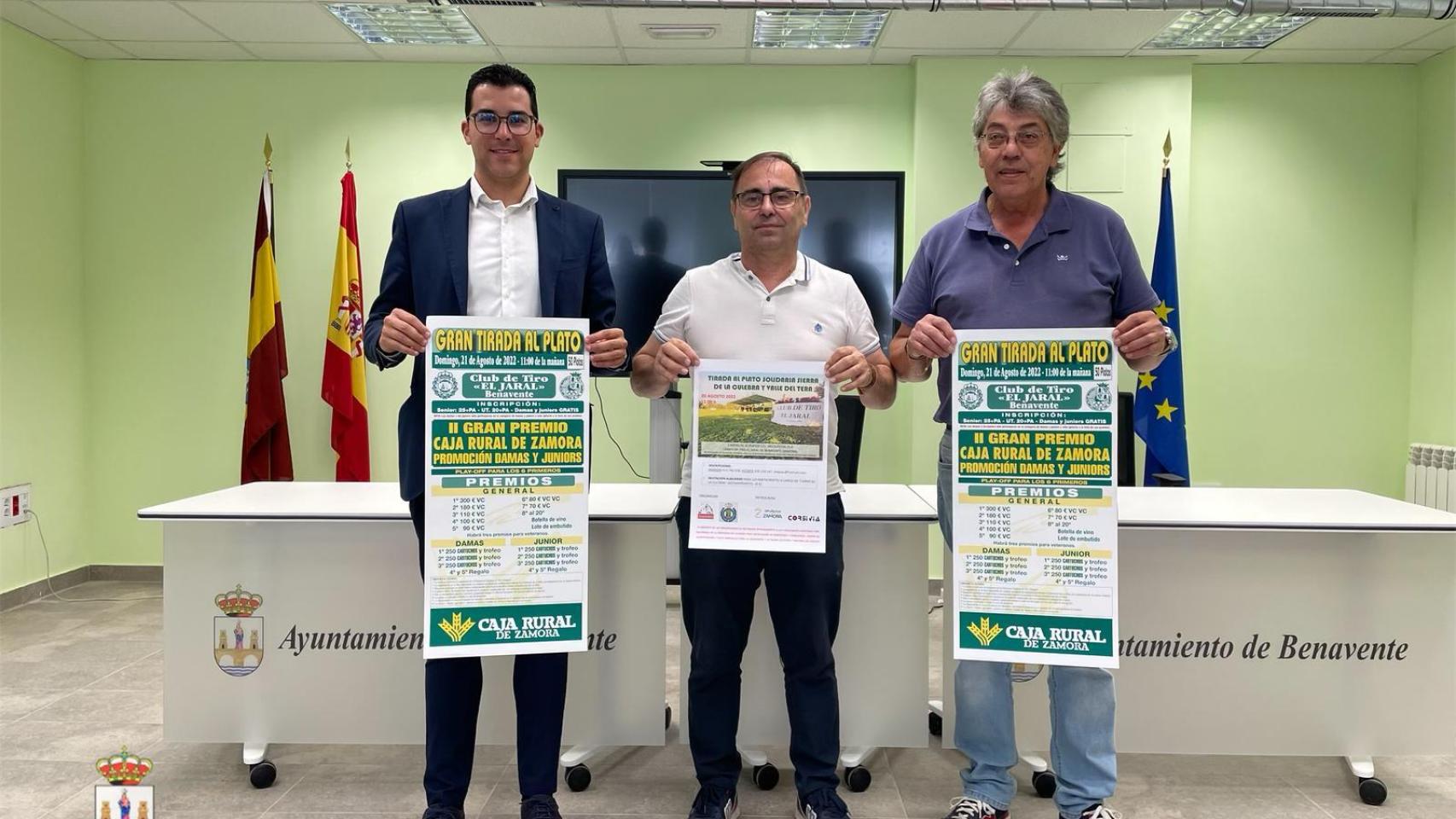 presentación en el Edificio Administrativo El Ferial dos tiradas al plato por parte del Club de Tiro ‘El Jaral’ con la colaboración del Ayuntamiento de Benavente y Caja Rural de Zamora