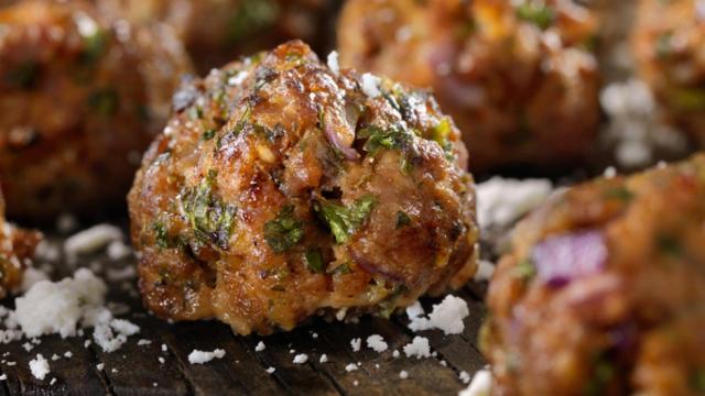 Receta de albóndigas en salsa de Estrella Michelín.