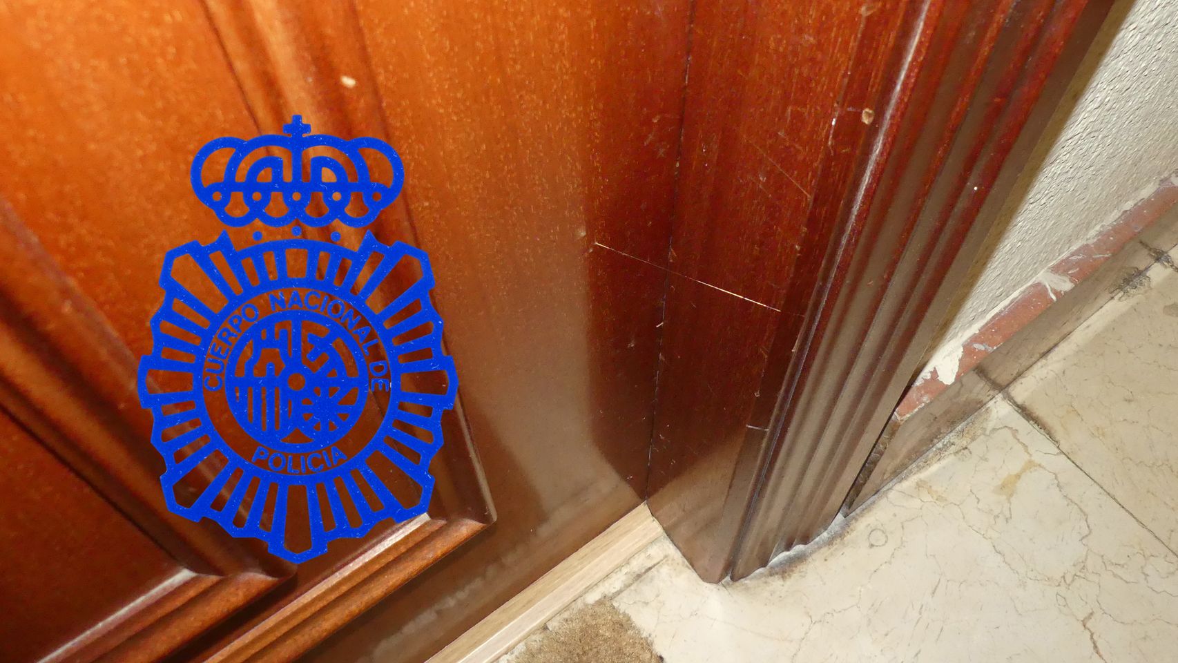 Imagen del hilo que habían dejado en la vivienda de Salamanca.