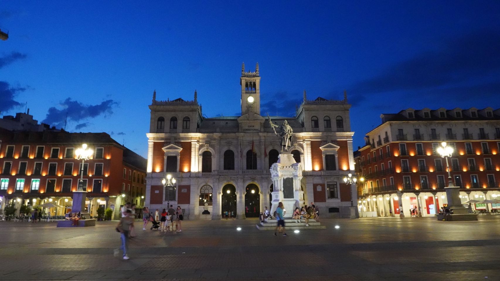 El Ayuntamiento de Valladolid el primer día de apagón