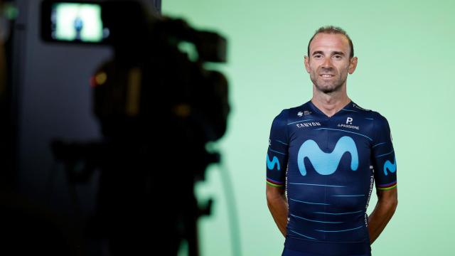 Alejandro Valverde en una sesión de fotos antes de La Vuelta 2022