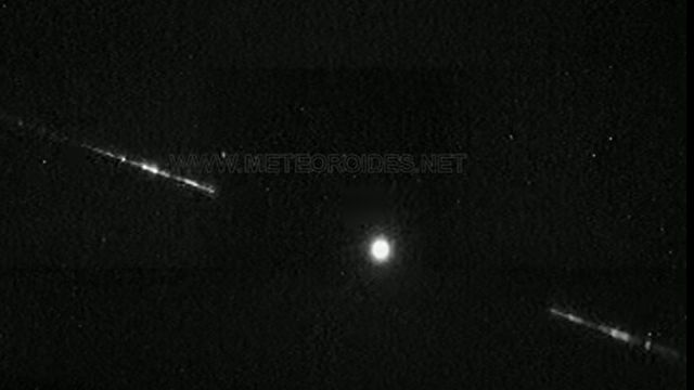 Fotografía de la bola de fuego sobrevolando el Mediterráneo