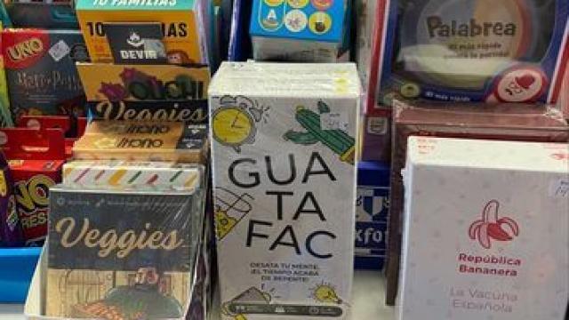 Guatafac, en una papelería cercana a un colegio.