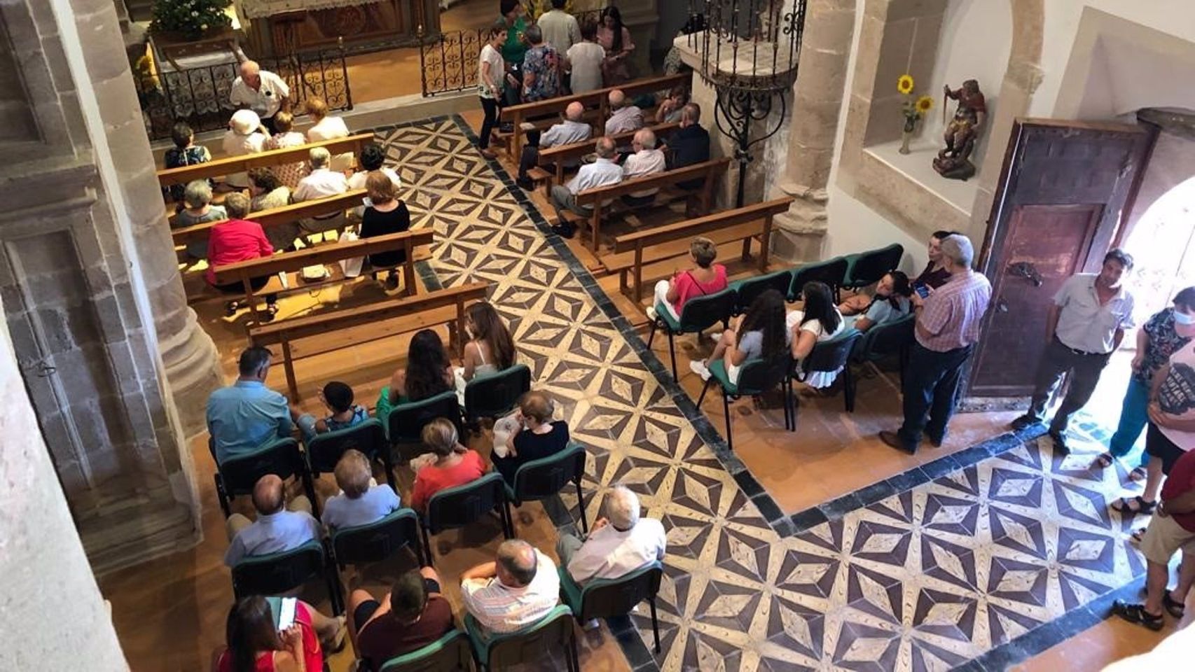 La iglesia de Bujarrabal (Guadalajara) ha reabierto tras casi 25 años cerrada.