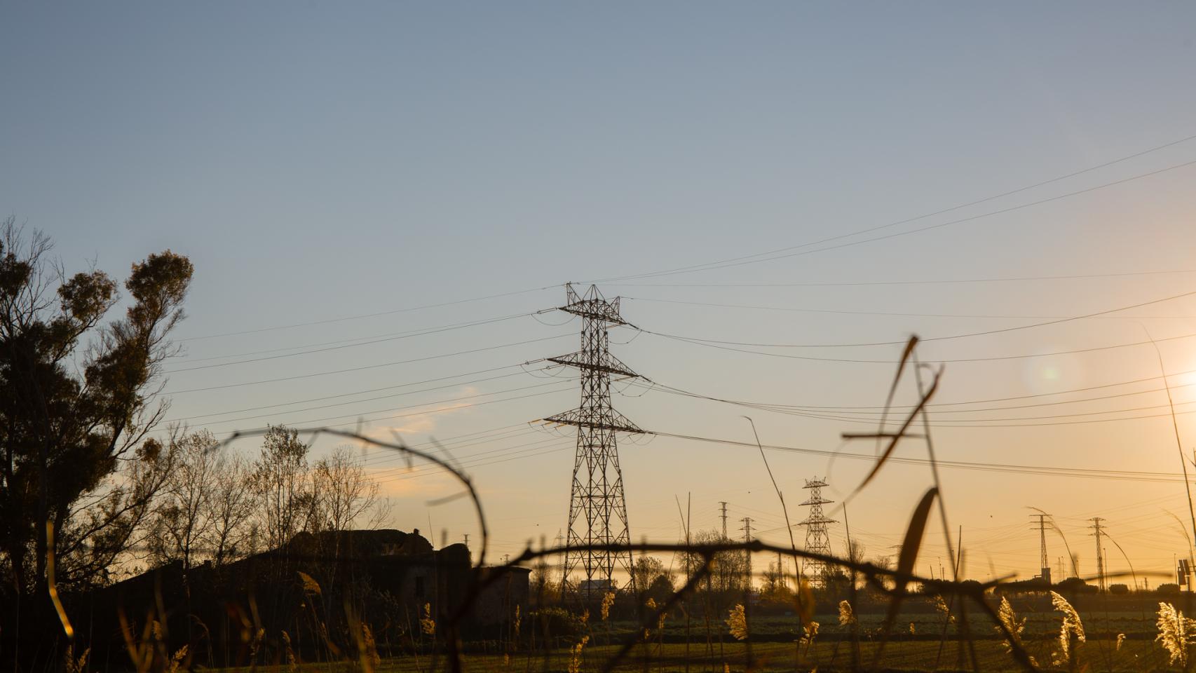 Un poste eléctrico, a 12 de enero del 2021, en Barcelona, Cataluña (España)