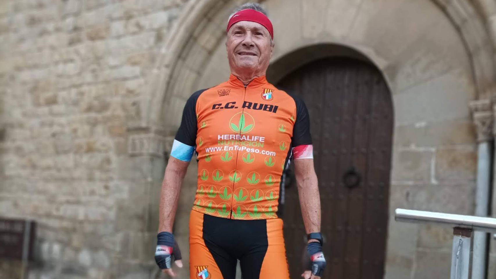 José María de la Torre con su maillot en la celebración de los 50 años del club.