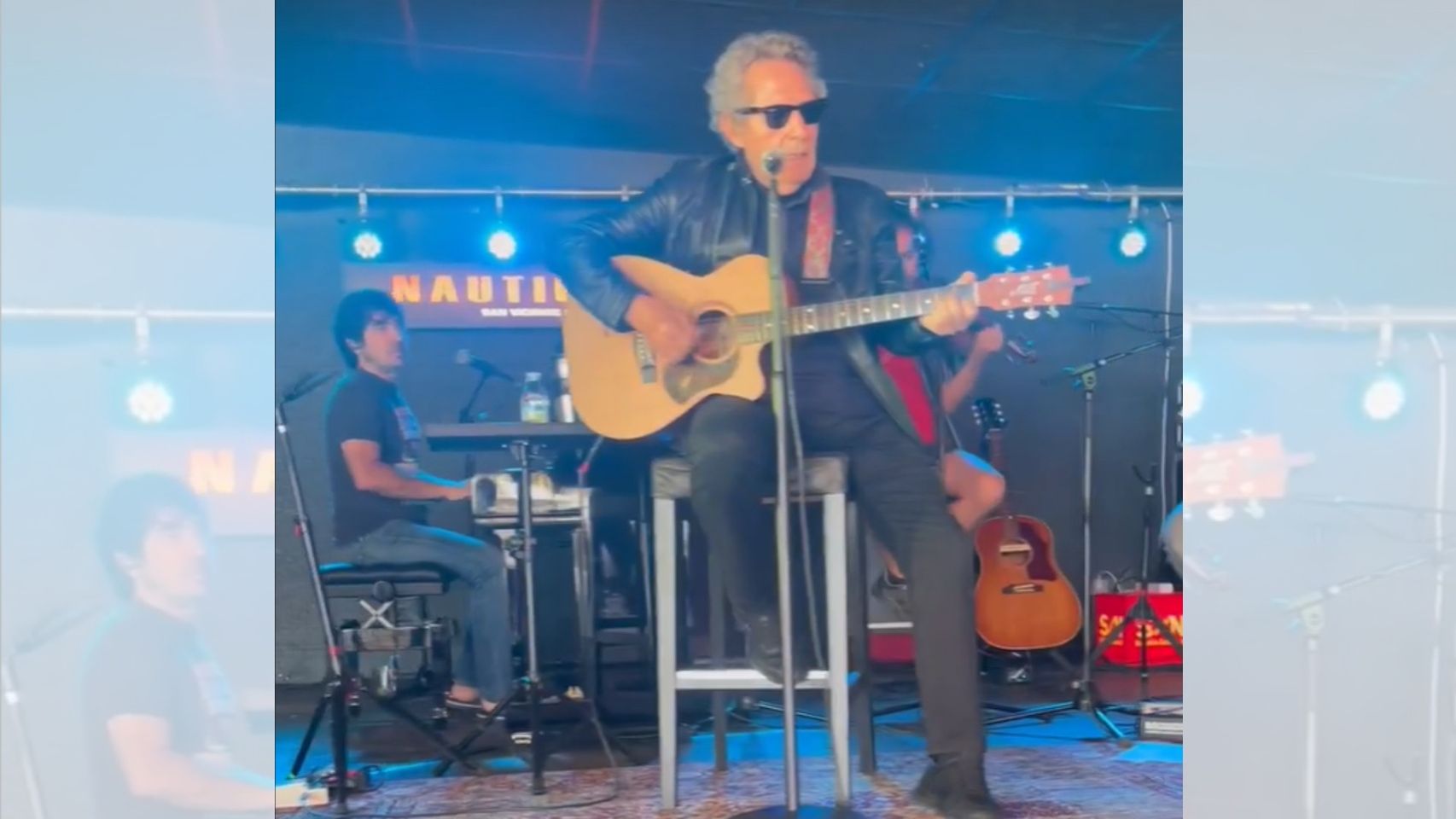 Miguel Ríos en su concierto en el Náutico de San Vicente.